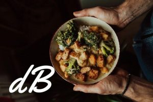 Receta de tofu marinado con brócoli en freidora sin aceite keto saludable fit