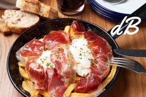 Receta de huevos rotos con jamón en freidora sin aceite fácil y rápido