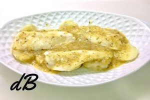 Receta de merluza con salsa verde en freidora sin aceite tradicional