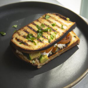 como cocinar sandwich de aguacate, tomate seco y queso feta en la freidora de aire